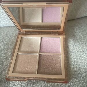Glow powders